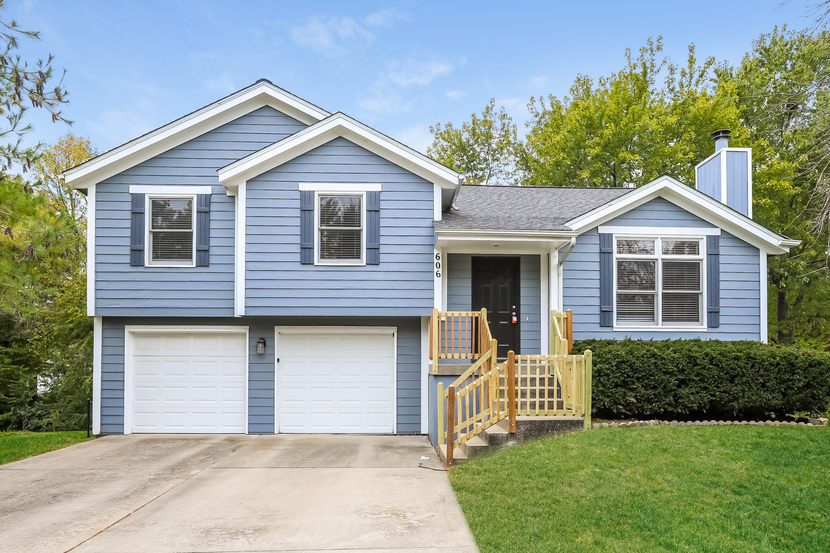 606 Canter St Raymore, MO 64083